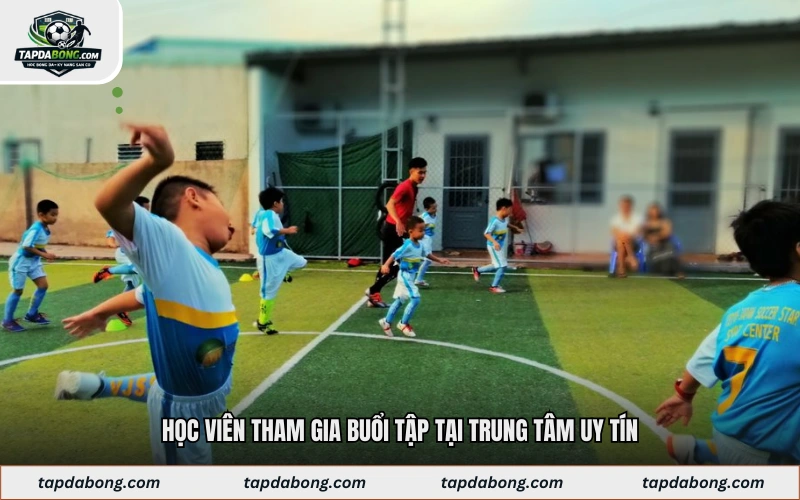 Học viên tham gia buổi tập tại trung tâm uy tín